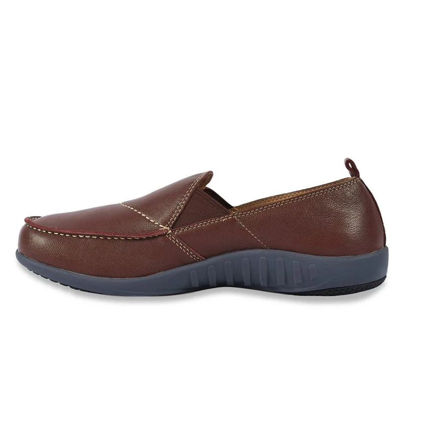 Spenco Siesta Leather Slip-on Shoes for Men - Image 21